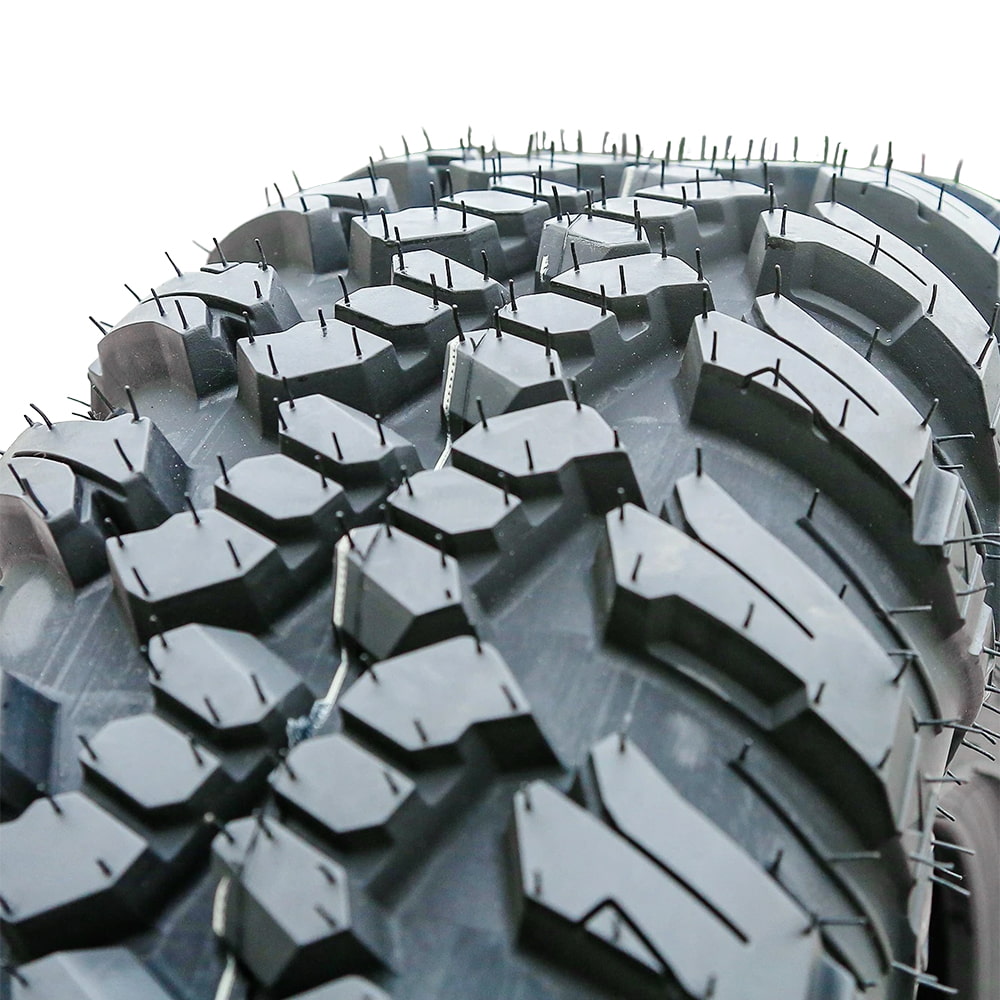 Close up detailed tread pattern view of the Forerunner Aurora A/T radial UTV tire.